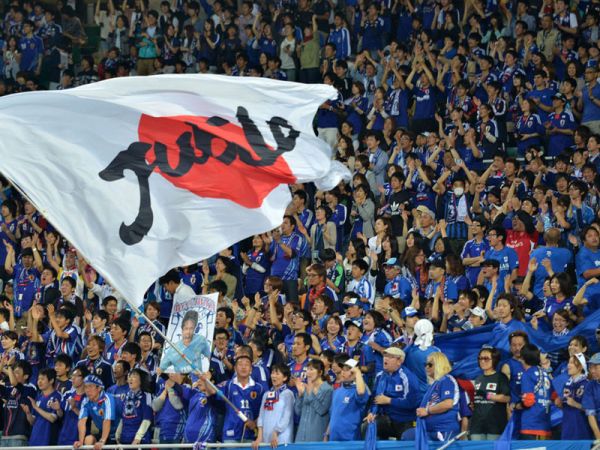 Na Euro milion kibiców, również z USA, Japonii i krajów arabskich